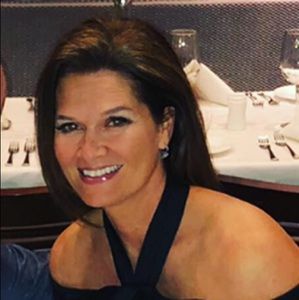 Meet your Posher, Lorie